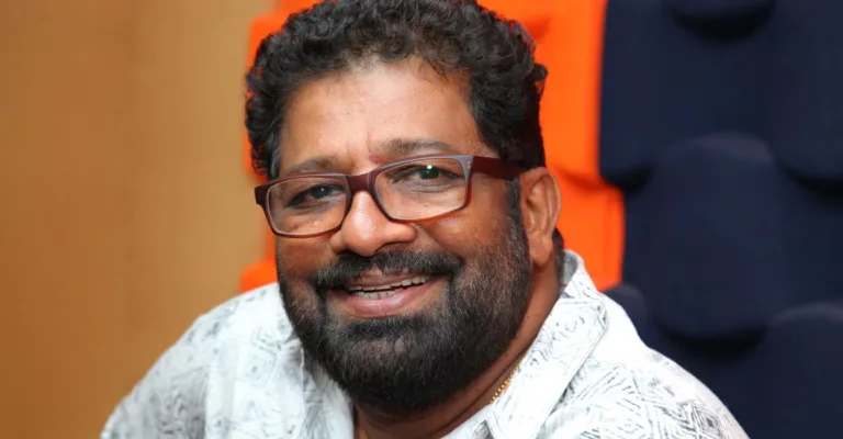 സംവിധായകന്‍ വിഎം വിനു കോഴിക്കോട് കോർപ്പറേഷനിലെ യുഡിഎഫ് സ്ഥാനാര്‍ഥി
