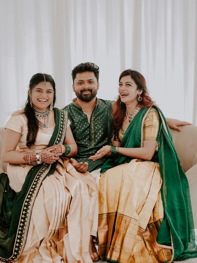 ബിഗ് ബോസ് താരം ദിൽഷ പ്രസന്നന്റെ വീട്ടിൽ ഇനി കല്യാണമേളം! സഹോദരി ഷേഖയുടെ വിവാഹ നിശ്ചയ ചിത്രങ്ങൾ പങ്കുവെച്ച് ദിൽഷ