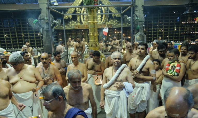 ഗുരുവായൂർ ക്ഷേത്രത്തിൽ വിഷുക്കണി ദർശനം പുലർച്ചെ 2.55 മുതൽ; വിപുലമായ ക്രമീകരണങ്ങൾ