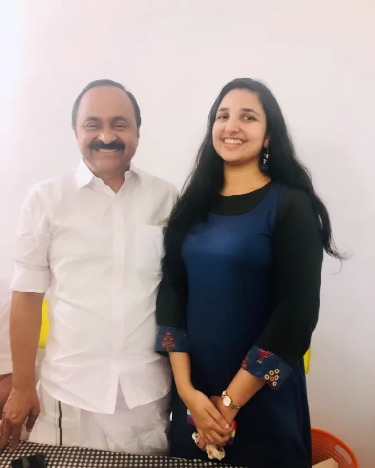 വനവാസമല്ല ഇനി പട്ടാഭിഷേകം’; കേരള മുഖ്യമന്ത്രിയായി ചുമതലയേൽക്കുന്ന വി.ഡി സതീശന് ആശംസകളുമായി റിനി ആൻ ജോർജ്