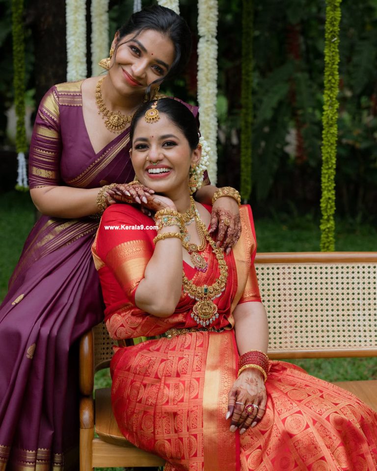 “നീ എപ്പോഴും എന്റെ പാവക്കുട്ടിയാണ്”; അനിയത്തി അഞ്ജുഷയുടെ വിവാഹചിത്രങ്ങൾ പങ്കുവെച്ച് ഹൃദയസ്പർശിയായ കുറിപ്പുമായി രജിഷ വിജയൻ