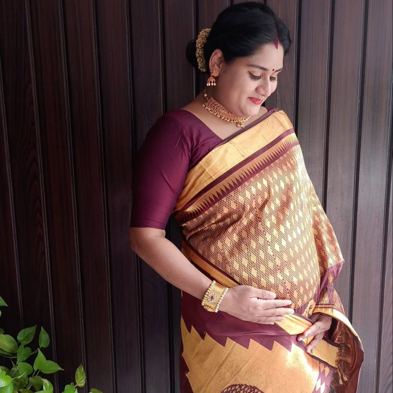അത് വെറുമൊരു ഗർഭകാല ചിത്രമല്ല, കണ്ണീരണിയിച്ച് ഡിംപിൾ റോസിന്റെ പോസ്റ്റ്‌ | Actress Dimple Rose remembers the twin she lost in an emotional throwback post