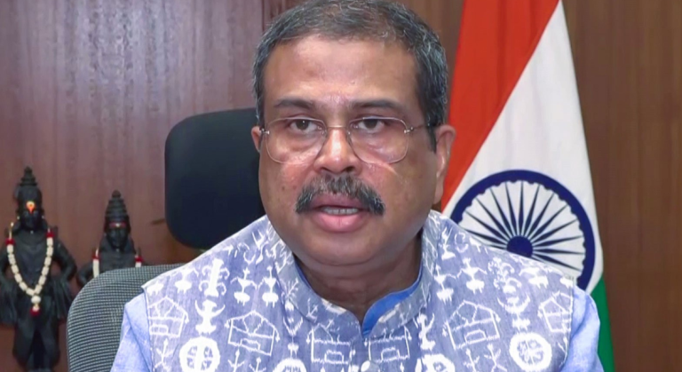 കേന്ദ്ര വിദ്യാഭ്യാസ മന്ത്രി ധർമേന്ദ്ര പ്രധാൻ രാജി വെച്ചു