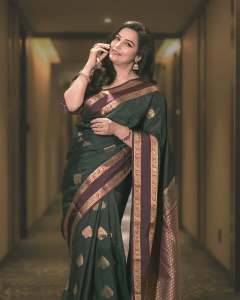 actress-swetha-menon-latest-photos-in-tussar-silk-saree-photos-003