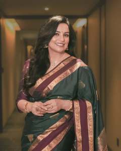 actress-swetha-menon-latest-photos-in-tussar-silk-saree-photos-004