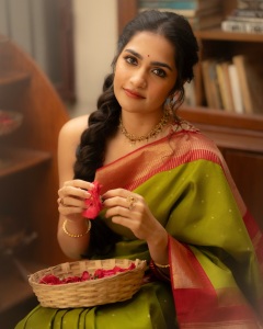 rukmini-vasanth-saree-outfit-photos-009