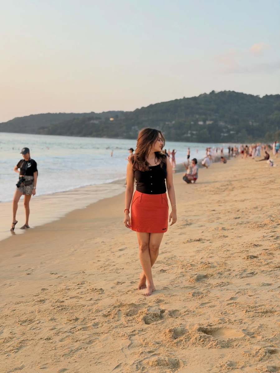 aditi-ravi-beach-outfit-photos-007
