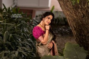 1_aditi-ravi-saree-photos-006