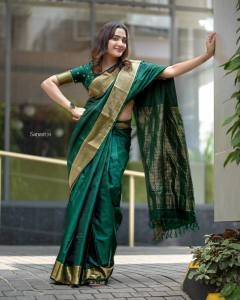 actress-aditi-ravi-in-pattu-saree-with-latest-blouse-design-ideas-photos-001