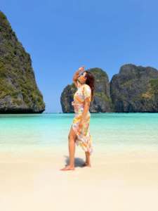 aditi-ravi-beach-outfit-photos-004