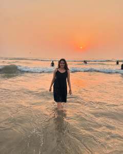 aditi-ravi-in-beach-beachwear-photos.ravi-2
