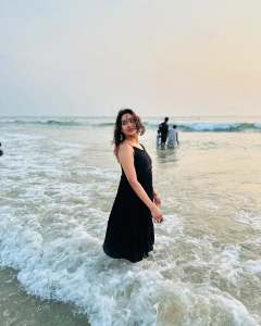 aditi-ravi-in-beach-beachwear-photos.ravi-3