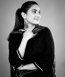 aditi-ravi-in-black-churidar-photos-001
