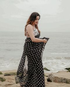 aditi-ravi-in-black-dot-print-saree-003