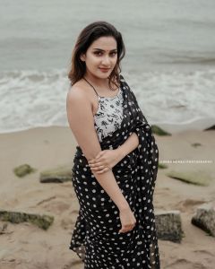 aditi-ravi-in-black-dot-print-saree-005