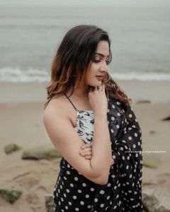 aditi-ravi-in-black-dot-print-saree