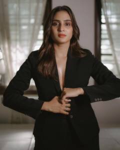 aditi-ravi-in-black-loose-pants-with-coat-photos