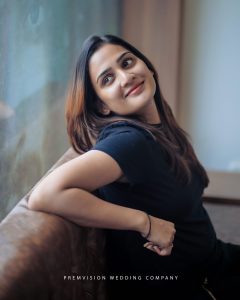 aditi-ravi-in-black-top-photos2022-002