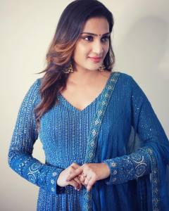 aditi-ravi-in-blue-a-line-dress-004