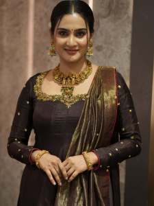 aditi-ravi-in-coffee-brown-churidar-with-ornaments-style-photos-001