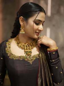 aditi-ravi-in-coffee-brown-churidar-with-ornaments-style-photos-002