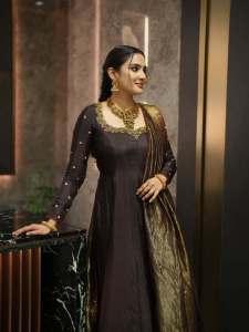 aditi-ravi-in-coffee-brown-churidar-with-ornaments-style-photos