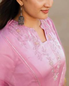 aditi-ravi-in-light-purple-colour-churidar-photos-005