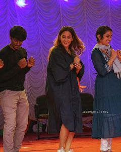 aditi-ravi-in-long-shirt-model-dress-style-003