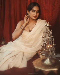 aditi-ravi-in-narayani-look-photos-005