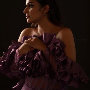 aditi-ravi-in-off-shoulder-gown-dress-photos-005