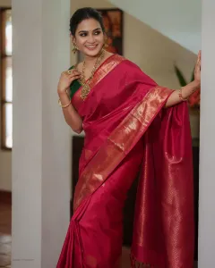 aditi-ravi-in-rani-pink-saree-with-green-blouse-ideas-photos