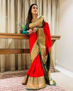 aditi-ravi-in-red-pattu-saree-photos-002