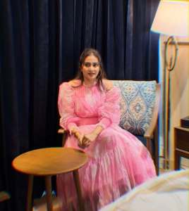 aditi-ravi-in-rose-colour-long-frock-design-from-western-lady-outfit-photos-002
