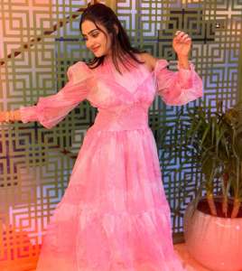 aditi-ravi-in-rose-colour-long-frock-design-from-western-lady-outfit-photos-003