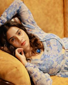 aditi-ravi-in-titanic-rose-look-photos.ravi_449836152_18430940653067619_3857733036659951009_n