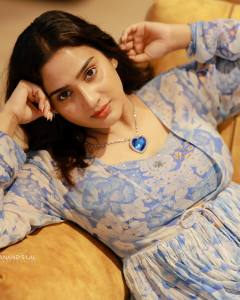 aditi-ravi-in-titanic-rose-look-photos.ravi_449838252_18430940644067619_5495585931438988371_n