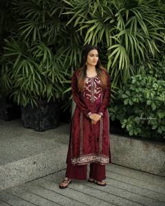 aditi-ravi-in-velvet-designer-wear-photos
