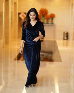 aditi-ravi-in-velvet-gown-pics-021-001