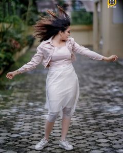aditi-ravi-in-western-dress-images-002