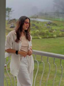aditi-ravi-in-white-colour-outfit-photos-latest-002