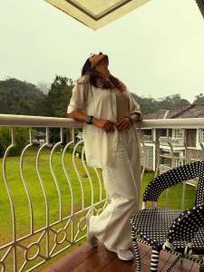 aditi-ravi-in-white-colour-outfit-photos-latest-003