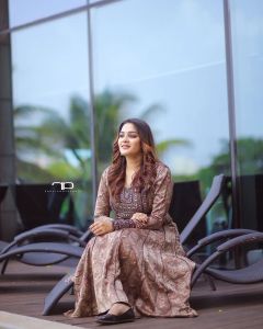 aditi-ravi-latest-photos-in-churidar-new-collection-006
