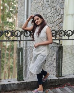 aditi-ravi-latest-photos-in-churidar1478-001