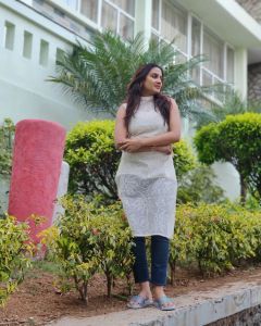aditi-ravi-latest-photos-in-churidar1478-002