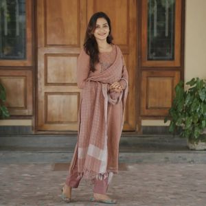 aditi-ravi-latest-photos-in-churidar1478