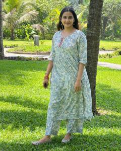 aditi-ravi-latest-pics-and-style-006