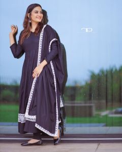 aditi-ravi-new-photos-in-black-anarkali-001