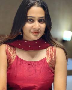 aditi-ravi-new-photos-in-deepavali-celebration