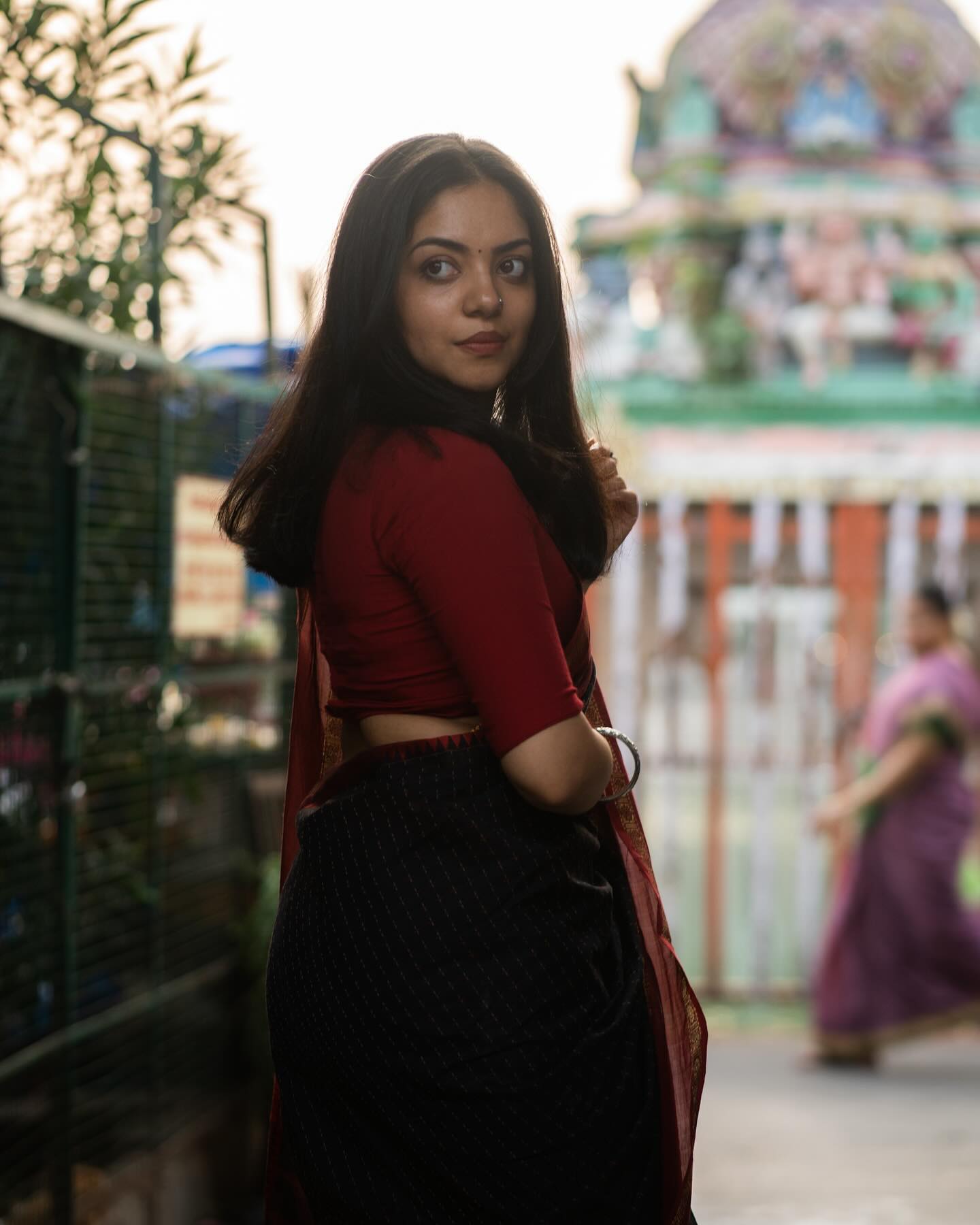 ahaana-krishna-in-black-saree-with-maroon-blouse-photos-008