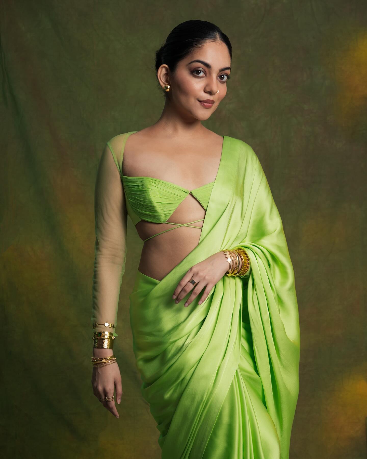 ahaana-krishna-latest-photos-in-green-saree-by-KALAAKAARI-001